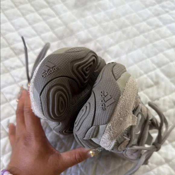 Yeezy Sneakers in Taupe and Gray - Picture 10 of 12